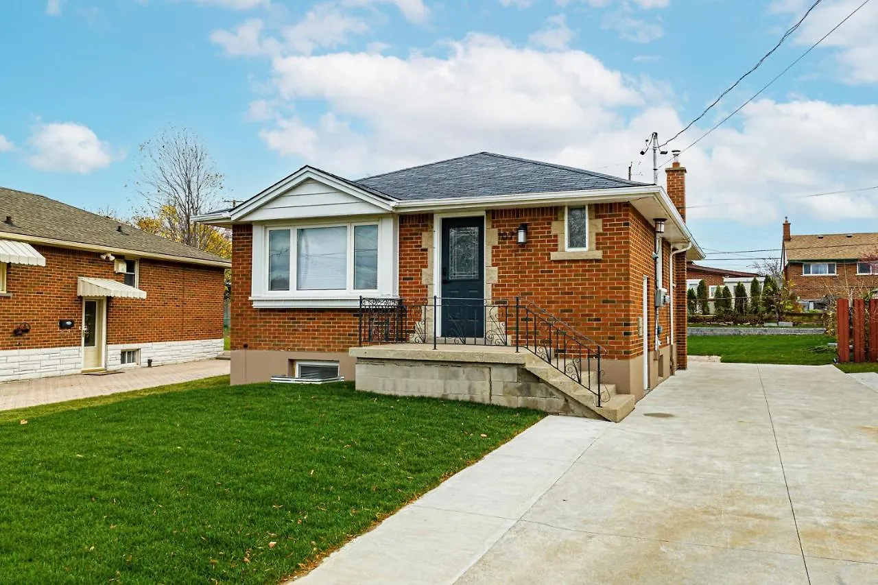 Hamilton Mountain Duplex On Winchester Blvd