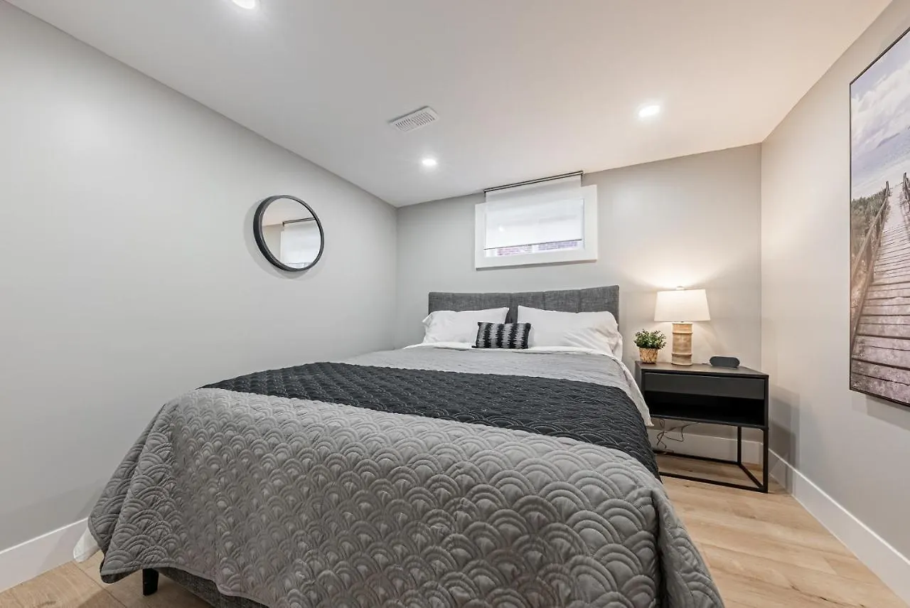 Hamilton Mountain Duplex On Winchester Blvd Apartment