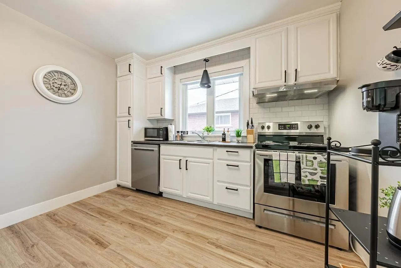 Hamilton Mountain Duplex On Winchester Blvd Canada